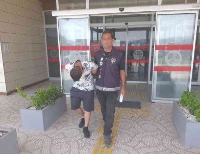 Kiralik Araç Içerisinde Yakalanan Hirsizlik Süphelisi Tutuklandi
