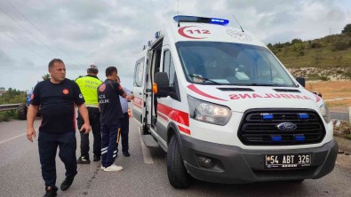 Kontrolden Çikan Otomobil Refüje Çarpti Açiklamasi 1 Yarali