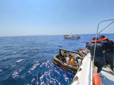 Yunanlilar Balikçi Teknesinde 65 Göçmeni Geri Itti