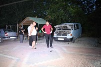 Araba Motorunda 5 Yavru Dogurup Sikisti