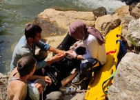 Hayvan Otlatirken, 150 Metre Uçurumdan Asagi Yuvarlandi