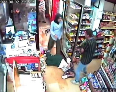 Ümraniye'de Gasp Iddiasi Açiklamasi Dükkan Basip, Tüple Saldirdilar