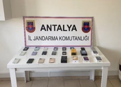 Alanya'da Jandarmadan Kaçak Telefon Operasyonu