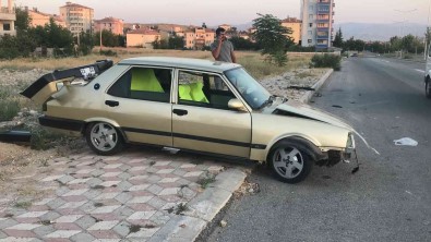 Elazig'da Ehliyetsiz Sürücü Kaza Yapti Açiklamasi 3 Yarali