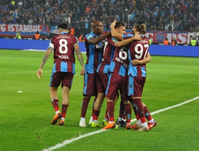 Fırtına yeni sezona galibiyetle başladı! Trabzonspor, İstanbulspor'u 2-0 mağlup etti!