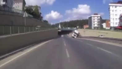 Hafriyat Kamyonu Kazasina Iliskin Yeni Görüntüler Ortaya Çikti