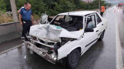 Samsun'da Otomobil Tira Çarpti Açiklamasi 3 Yarali
