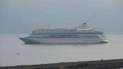 Trabzon Limani 5 Yil Aradan Sonra Ilk Kez Bir Kruvaziyer Gemisini Agirladi