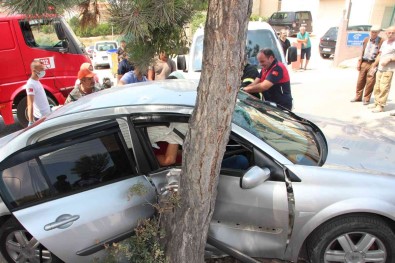 Dügüne Gelen Aile Kaza Yapti, 3 Kisi Yaralandi