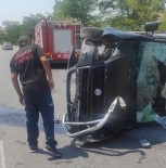 Kontrolden Çikan Hafif Ticari Araç Devrildi Açiklamasi 2 Yarali