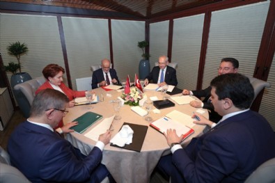 Çelebi yine bombaladı: “Siyaseti bıraksam da 6+1 değil Cumhur İttifakı derim!”