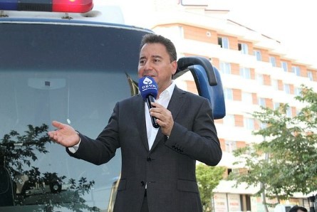 Çelebi yine bombaladı: “Siyaseti bıraksam da 6+1 değil Cumhur İttifakı derim!”