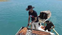45 Derece Sicakta, Teknede Kebap Yaptilar