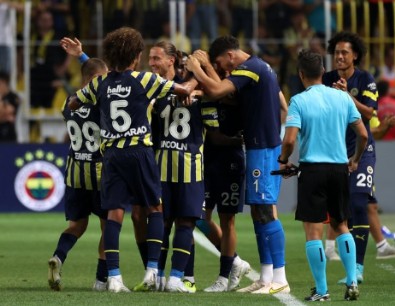 Fenerbahçe, evinde Süper Lig’in yeni ekibi Ümraniyespor’u ağırlıyor! Zorlu maçta 11’ler belli oldu…