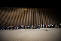 ABD'de Göçmenlere Uygulanan 'Meksika'da Kal' Programina Son Verildi