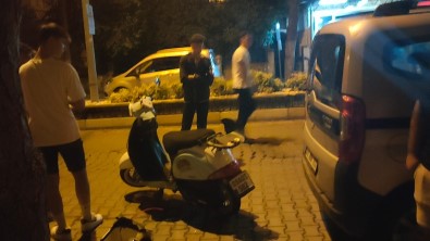 Otomobilinin Önüne Kattigi Motosikleti 450 Metre Sürükledi