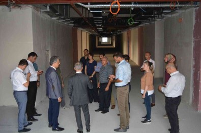 Saglik Müdürü Tekin, Yapimi Devam Eden Hastanede Incelemelerde Bulundu