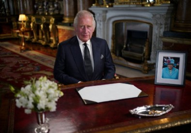 Bir devir resmen sona erdi: Kraliçe Elizabeth'in oğlu Charles kral ilan edildi