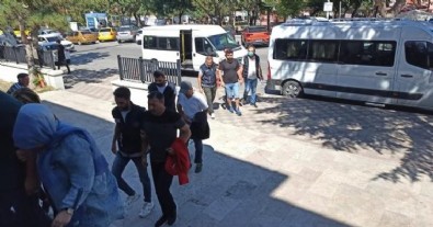 Yunanistan'a kaçmaya çalışan 5 FETÖ şüphelisi tutuklandı