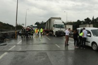 Bariyerlere Çarpti, Yola Dökülen Mazot Az Kalsin Faciaya Yol Açiyordu