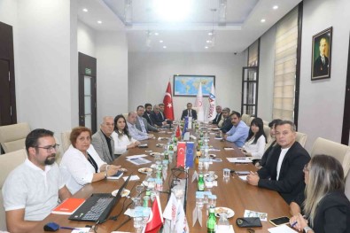 Tarihi Kimligiyle Kars Kent Projesi Yönlendirme Toplantisi Yapildi