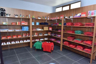 Tekkeköy'den 1500 Ögrenciye Kirtasiye Destegi