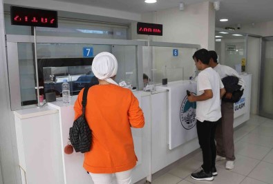 Büyüksehir Indirim Yapti, Ögrenciler Yogun Ilgi Gösterdi