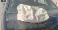 Konya'da vicdanları sızlatan görüntü! Aracın üzerine bırakarak kaçtı