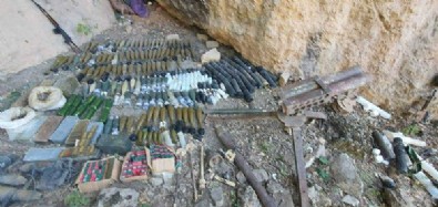 Kuzey Irak'ta PKK'ya ağır darbe! Terör mağarasından cephanelik çıktı