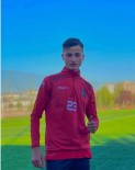 Usaksporlu Genç Futbolcunun Hayata Tutunma Çabalari Devam Ediyor