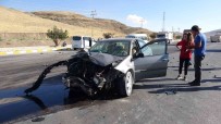 Van'da Trafik Kazasi Açiklamasi 5 Yarali
