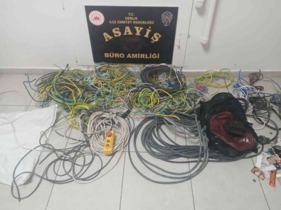 5 Ayri Insaattan Hirsizlik Yapanlar Yakalandi