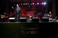 Kusadasi'nda Hüseyin Turan'dan Müzik Ziyafeti