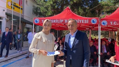 56 Yildir Süren Gelenek Açiklamasi Bu Okulda Basarili Ögrenciler Parayla Ödüllendiriliyor