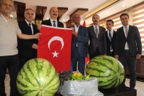 Batman'in Dev Karpuzu 'Sevgi Evi'nde Bulunan Çocuklara Hediye Edildi