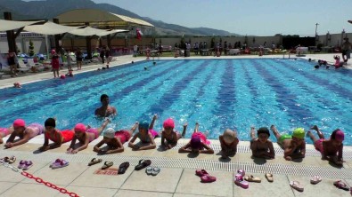 Buharkent Yüzme Havuzu, Son 3 Yilda 15 Bin Kisiyi Agirladi