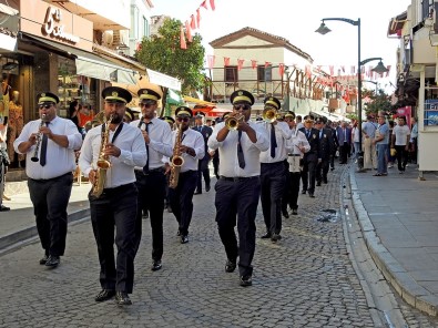 Çesme'nin Kurtulusunun 100. Yili Coskuyla Kutlandi