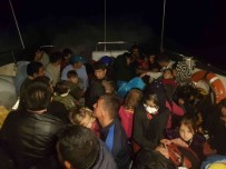 Izmir Açiklarinda 5 Düzensiz Göçmen Kurtarildi, 49'U Yakalandi