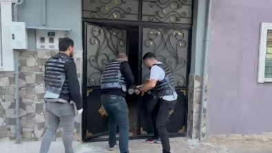 Usak'ta 8 Uyusturucu Taciri Tutuklandi