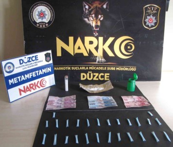 Uyusturucu Tacirleri Polise Yakalanmamak Için Bunu Da Yapti