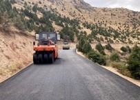 Van Büyüksehir Belediyesinden Gevas'a 8.5 Kilometrelik Asfalt Yol