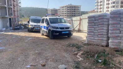 Bursa'da 5. Kattan Düsen Isçi Hayatini Kaybetti