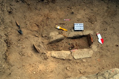 Avcılar'da heyecanlandıran keşif: Bathonea'da çıngıraklı bilezikli çocuk mezarı bulundu