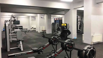 Belediye Spor Salonu Hizmete Açildi