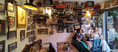 Bu Kafeye Gelenler 40 Yil Öncesine Yolculuk Yapiyor