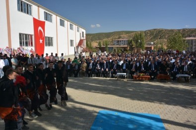 Hizan'da 500 Kisinin Istihdam Edilecegi Tekstil Fabrikasi Açildi