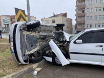 Sinop'ta Çarpisan Otomobillerden Biri Yan Yatti Açiklamasi 2 Yarali