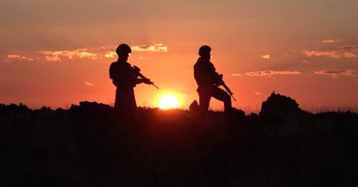 Van'da PKK'ya ait 9 odalı mağara ile cephanelik bulundu