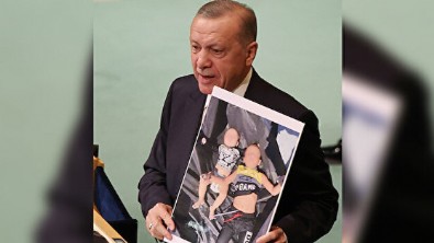 Cumhurbaşkanı Erdoğan Yunanistan'ın ölüme ittiği bebeklerin fotoğrafıyla dünyaya seslendi! 'Acımasızlıklara 'Dur' demenin vakti çoktan geldi'