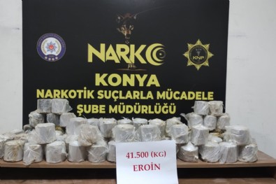 Dur ihtarına uymayan araçtan atılan çantalarda 41.5 kilo eroin çıktı